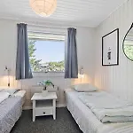 Bright And Cozy Summer House With Sea View