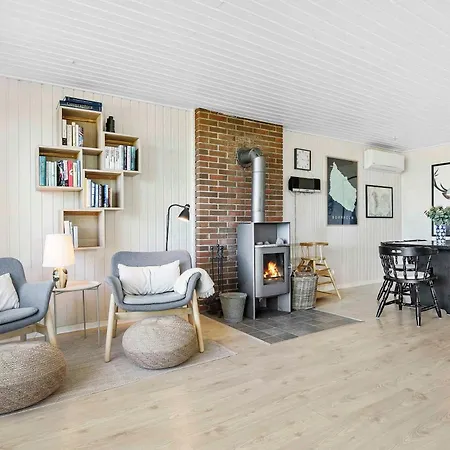 Bright And Cozy Summer House With Sea View Holiday home