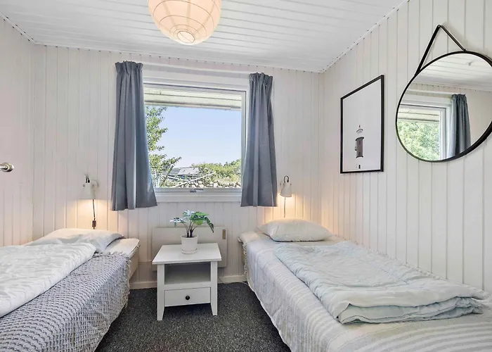 Bright And Cozy Summer House With Sea View