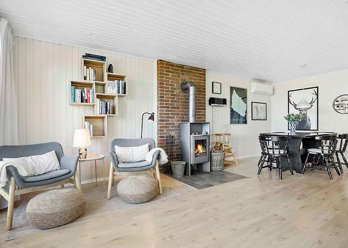 Bright And Cozy Summer House With Sea View Holiday home